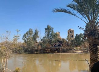 Հունվարի 26 – ին Երուսաղեմի հայ պատրիարք Ամենապատիվ Տեր Նուրհան արքեպիսկոպոս Մանուկյանի գլխավորությամբ կատարվեց ուխտավորություն դեպի Հորդանան գետ