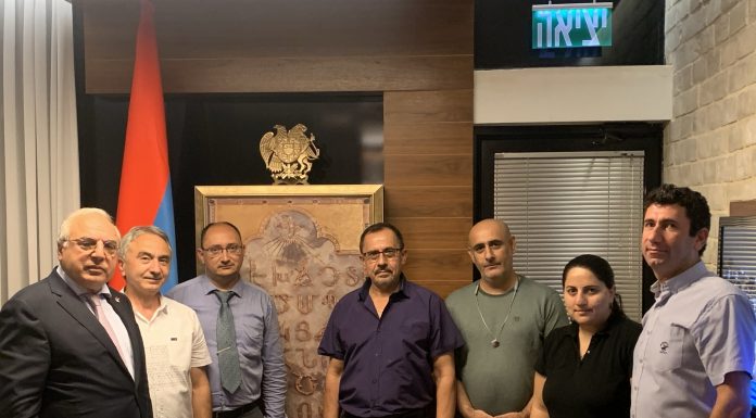 ՀՀ դեսպանը սեպտեմբերի 10-ին ընդունեց Պետախ Տիկվայի հայկական կազմակերպությունների ներկայացուցիչներին Լուսանկարում՝՝ ՀՀ դեսպան Արմեն Սմբատյանը, հյուպատոս Անի Խլղաթյանն և Պետախ Տիկվայի իսրայելահայերի «Նաիրի» միության հիմնադիր կազմի ու «Նոյան տապան» հայկական մշակույթային ու կրթական միության պատվիրակները