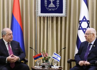 Իսրայելի նախագահը հորդորել է Հայաստանին վերադարձնել ՀՀ Իսրայելում դեսպանին Լուսանկարում՝ Իսրայելի նախագահ Ռյուվեն Ռիվլինը Հայաստանին Հանրապետության նախագահ Արմեն Սարգսյանի հետ