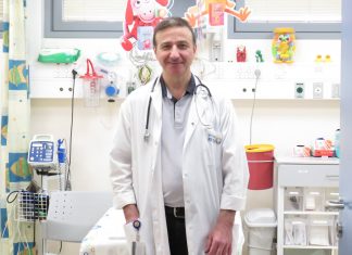 Հոլոքոստ ապրած ազգի կողմից հանցագործություն է օգնելն Ադրբեջանին, կարծում է հրեա բժիշկը Լուսանկարում՝ Իսրայելի բժշկական հաստատություններից մեկում աշխատող երեխաների վիրաբույժ Վալերի Կորտունը