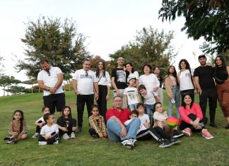 Պետախ Տիկվայի հայկական դպրոցի աշակերտները Քֆար Սաբայի զբոսայգում