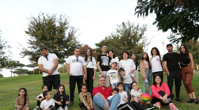 Պետախ Տիկվայի հայկական դպրոցի աշակերտները Քֆար Սաբայի զբոսայգում