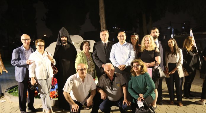 Հայոց Ցեղասպանության սրբադասված նահատակների հիշատակին նվիրված հուշ-երեկոն Պետախ Տիկվայի «Համայնքների այգում» Լուսանկարում՝ ՀՀ դեսպան պրն. Արման Հակոբյանը, հյուպատոս պրն. Նարեկ Ղազարյանն, երկրի կենտրոնական շրջանների հոգևոր հովիվ հայր Գևորգ աբեղա Հայրապետյան և համայնքային ներկայացուցիչներ ու հյուրեր