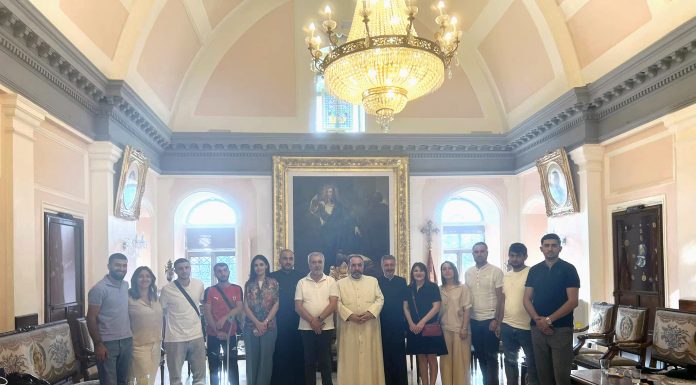 44 – օրյա պատերազմում վիրավորված զինվորների երկրորդ խումբը ժամանել է Իսրայել